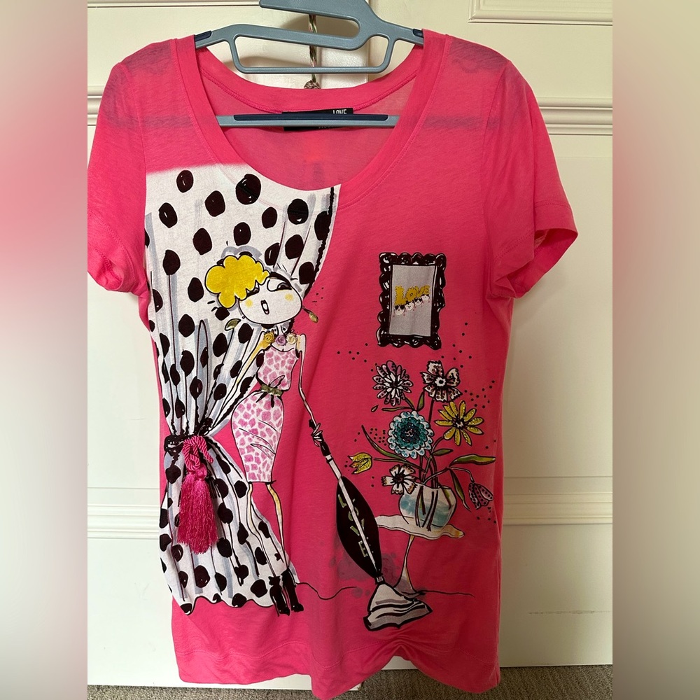 Love Moschino t-shirt with bead detailing and tassel!